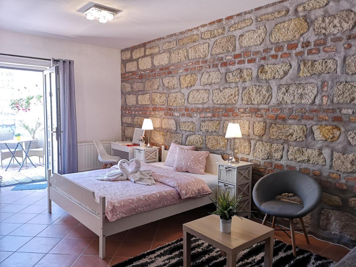 Villa Florencia Eger Bagian luar foto