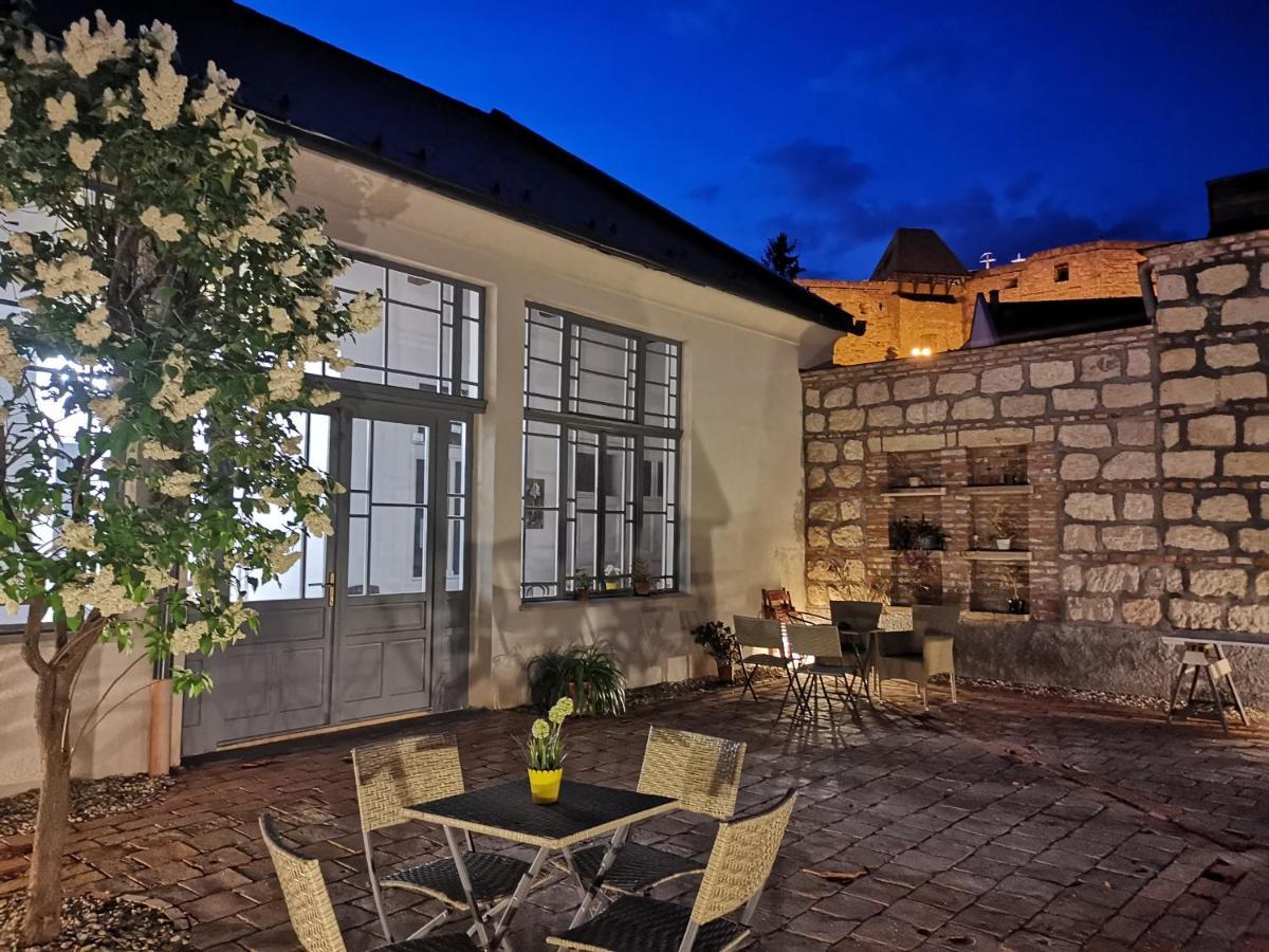 Villa Florencia Eger Bagian luar foto