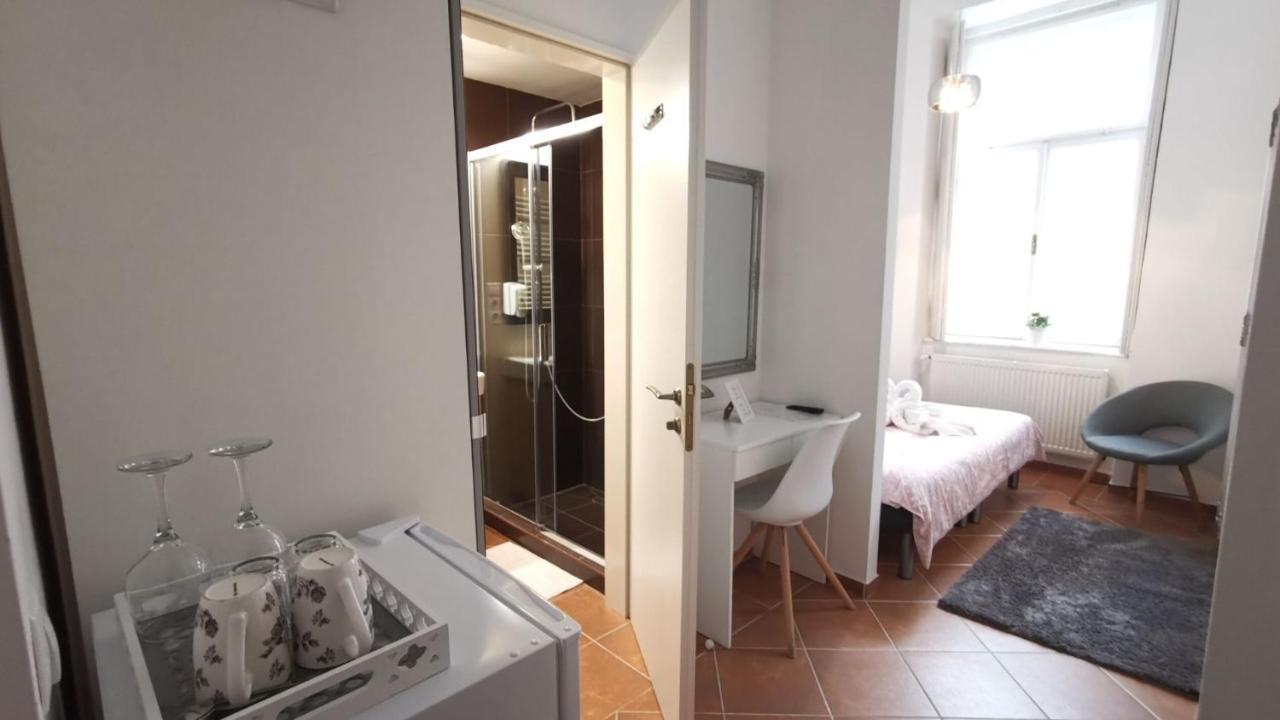 Villa Florencia Eger Bagian luar foto