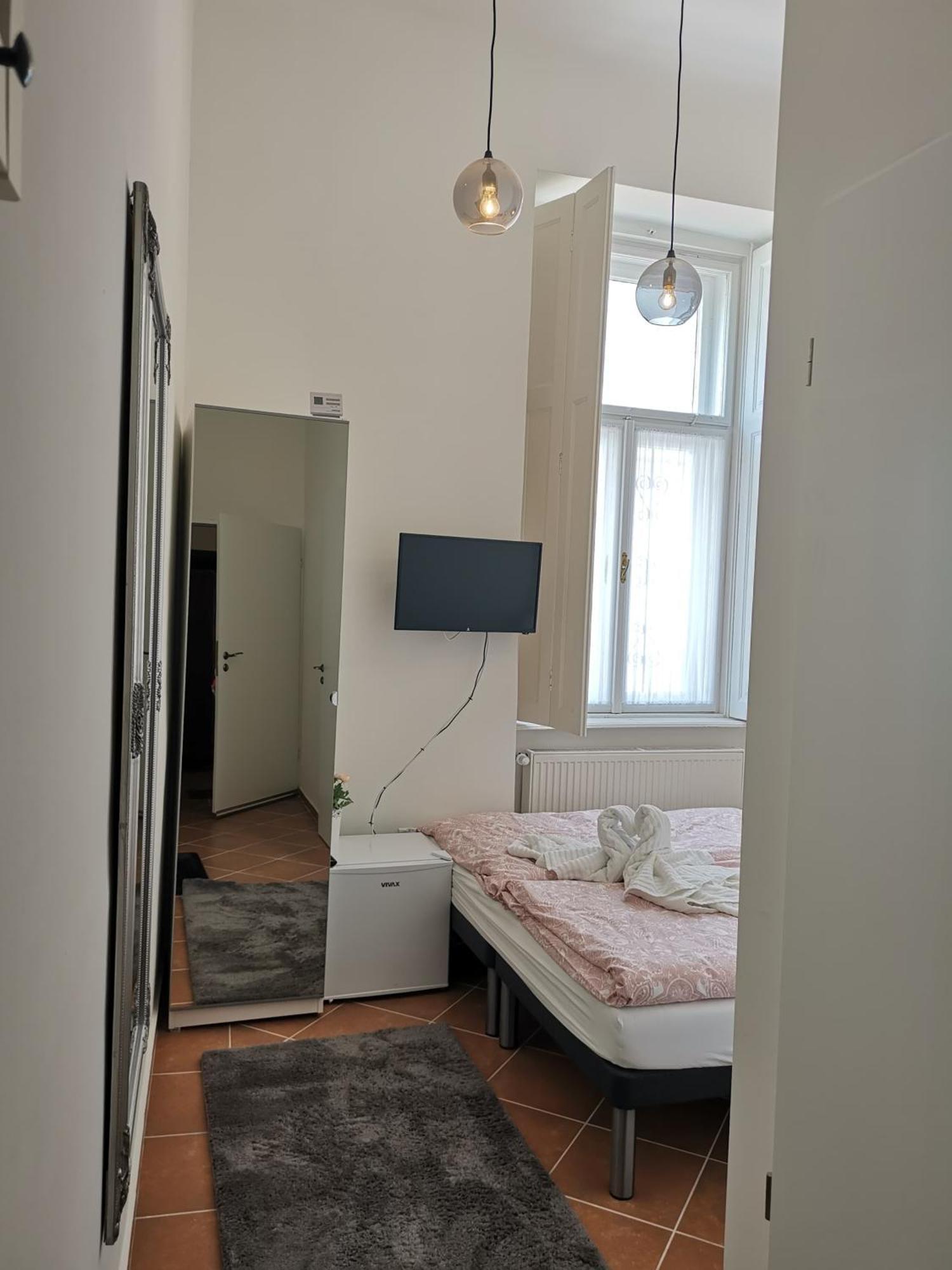 Villa Florencia Eger Bagian luar foto
