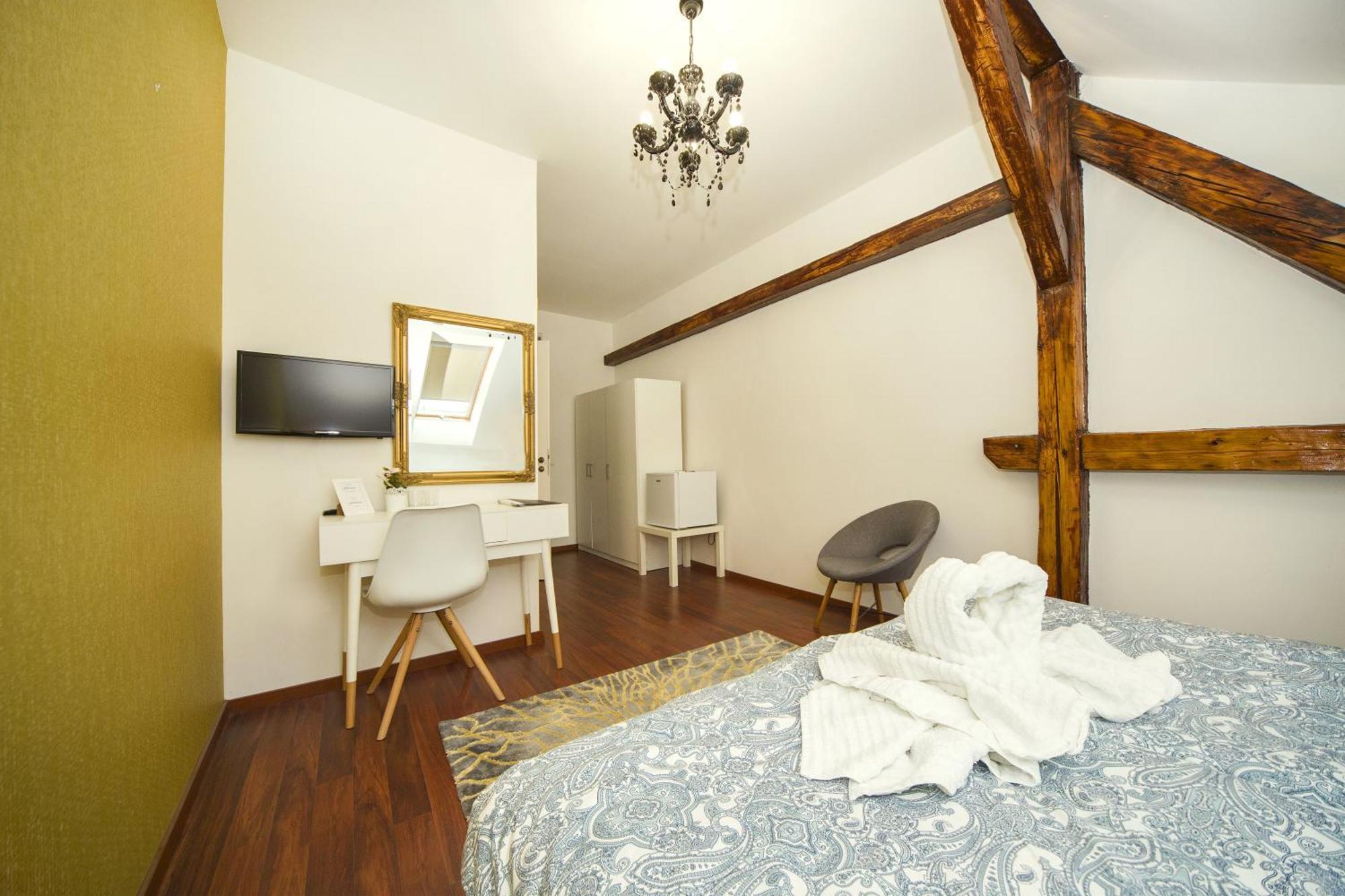 Villa Florencia Eger Bagian luar foto